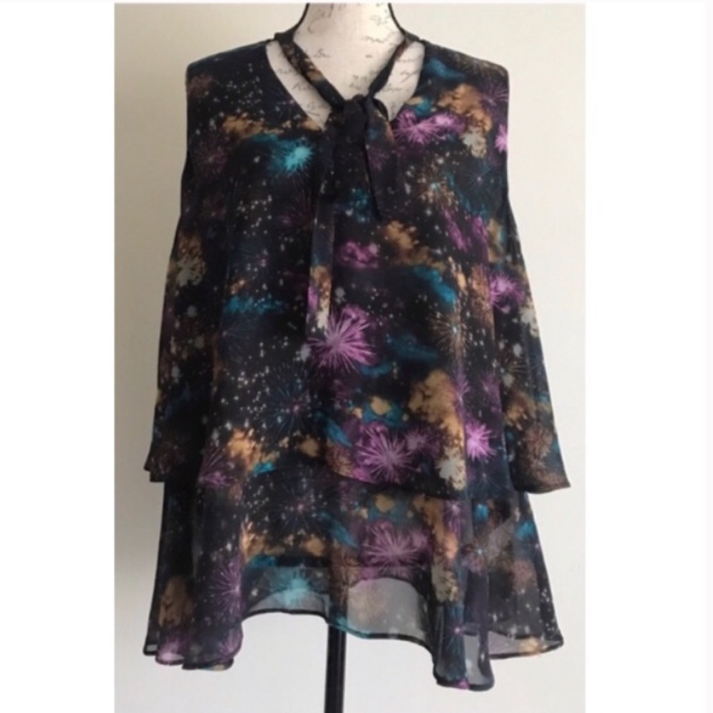 {Love & Legend} Double Layered Sleeveless Top